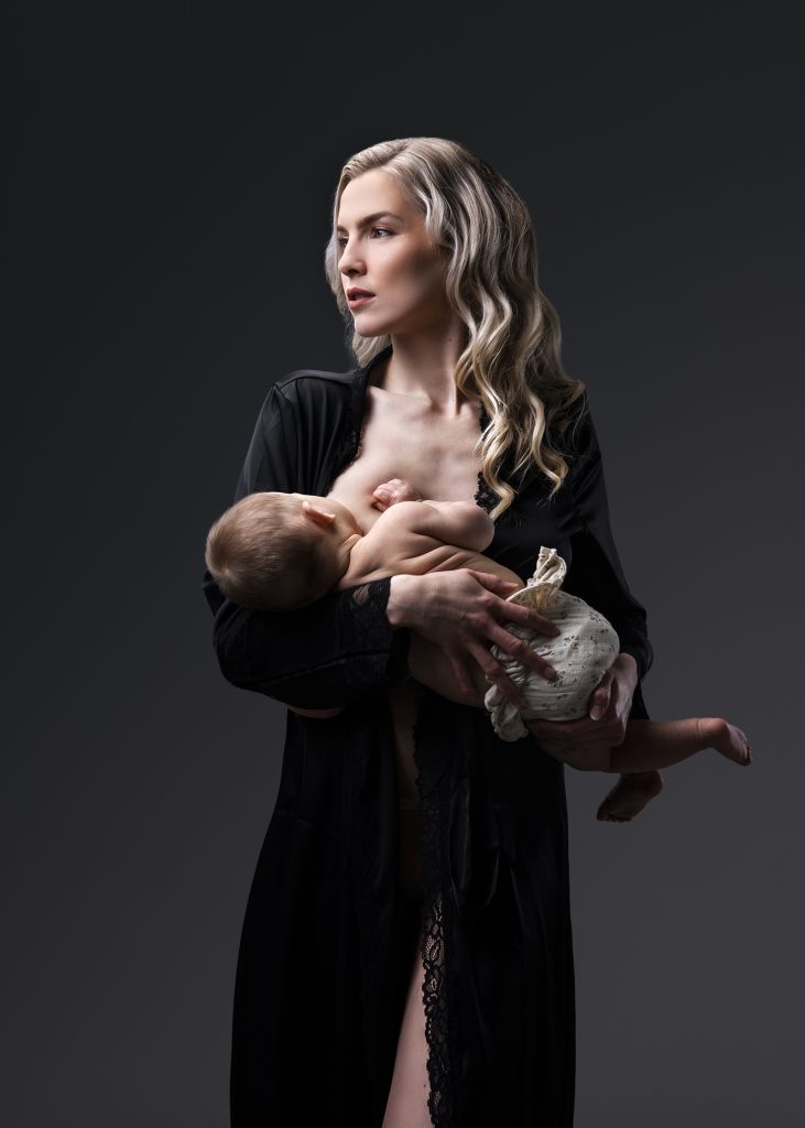 Newborn baby fotoshoot fotograaf Groningen moeder newborn
