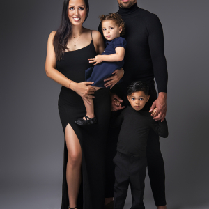 Familiefotoshoot in professionele fotostudio in Groningen – spontane en stijlvolle familiefotografie