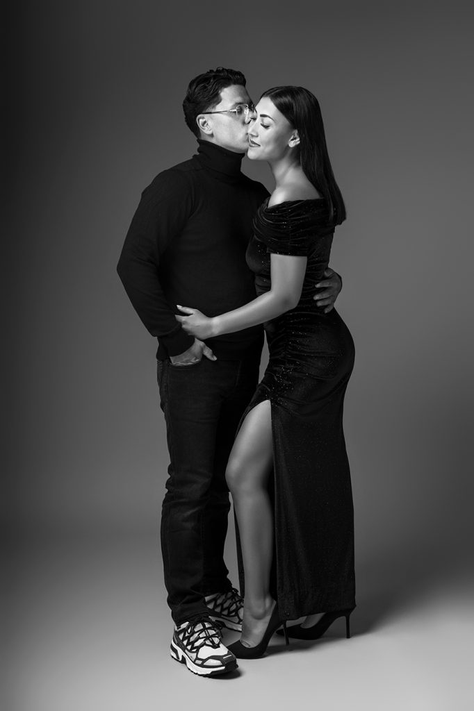 Familiefotoshoot in professionele fotostudio in Groningen – spontane en stijlvolle familiefotografie stel