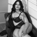 Boudoir fotoshoot van een curvy model in studio – Elsbeth Hoekstra studio Groningen & Amsterdam