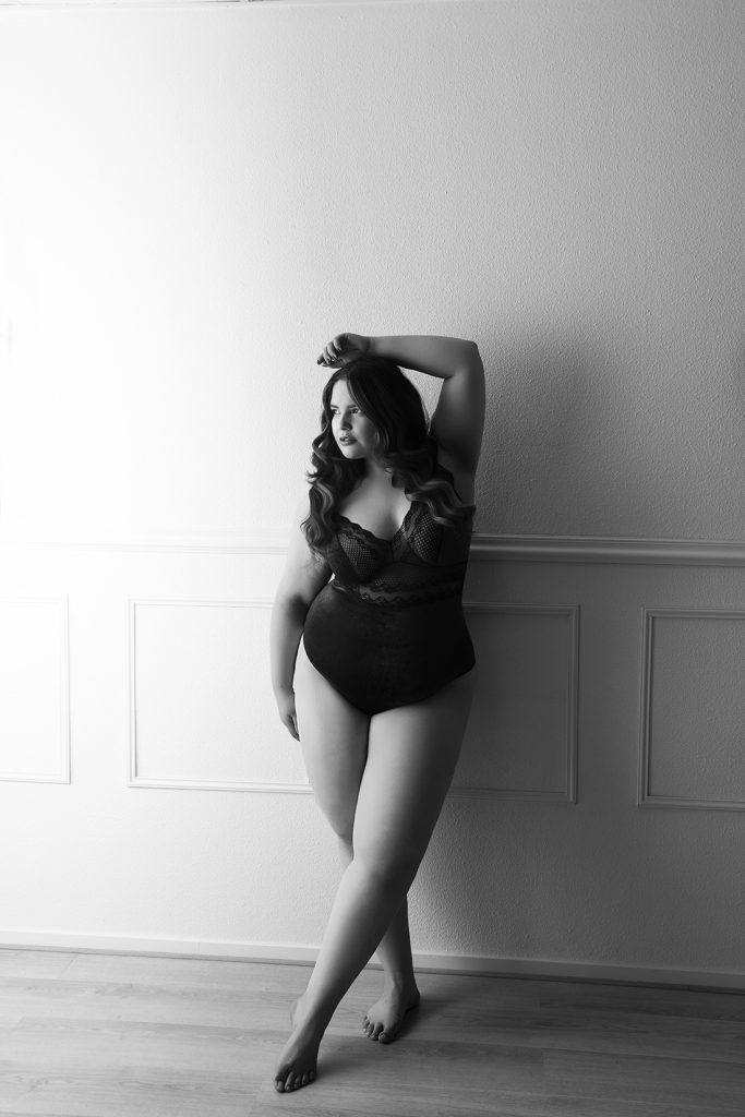 Boudoir fotoshoot van een curvy model in studio – Elsbeth Hoekstra studio Groningen & Amsterdam