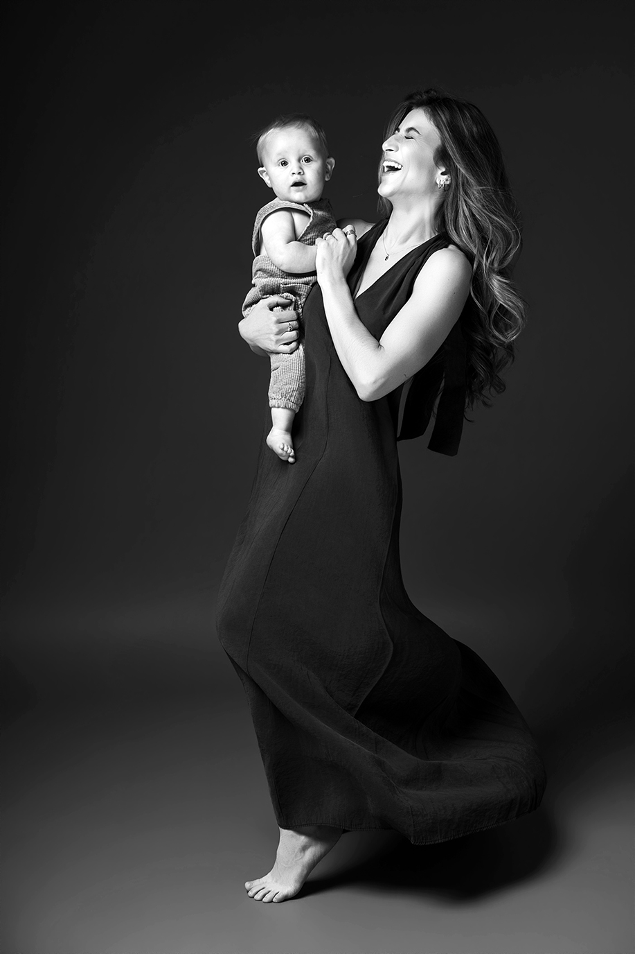 baby fotoshoot moeder & zoon zwart jurk Groningen Amsterdam