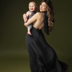 baby fotoshoot moeder & zoon zwart jurk Groningen Amsterdam