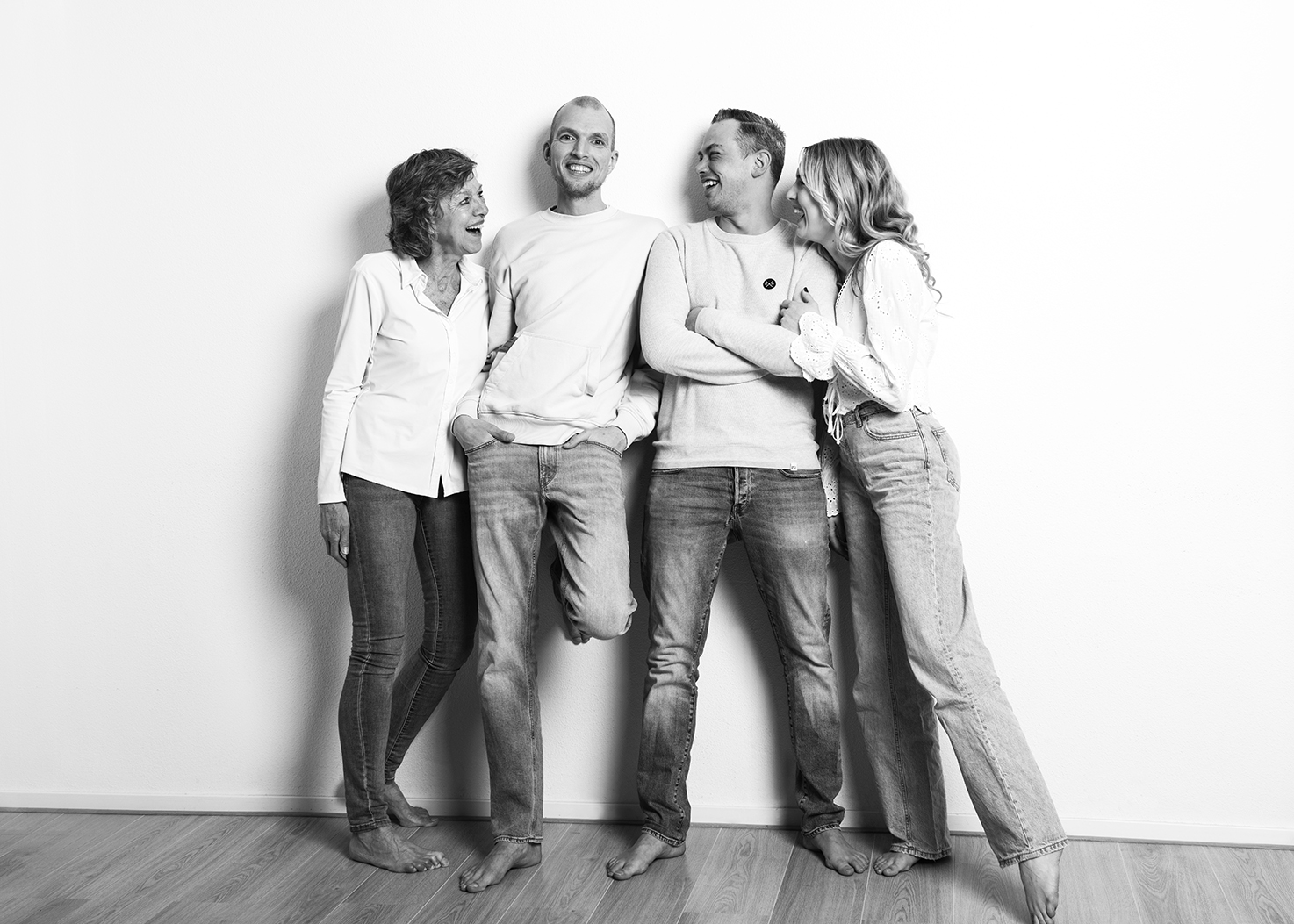 familie fotoshoot witte blouse spijkerbroek