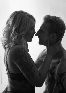 Intieme koppelfotoshoot boudoir fotoshoot in Groningen